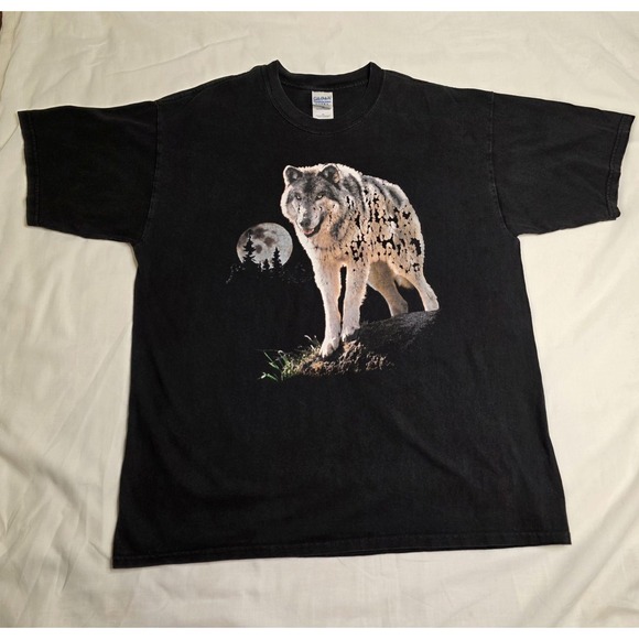 Gildan Other - Thrashed Gildan Shirt Mens XL Black Wolf Moon Graphic Nature Tee Honduras